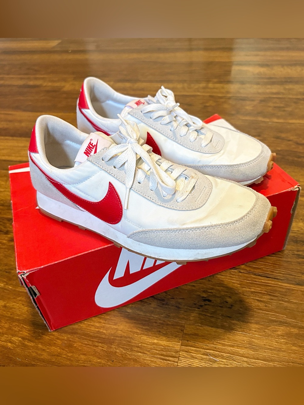 ♥️💖 Nike Daybreak Summit White & University Red Gum Sole Size 9 (EU 40.5) Run